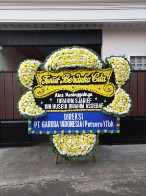 Papan Bunga Duka di Slahung