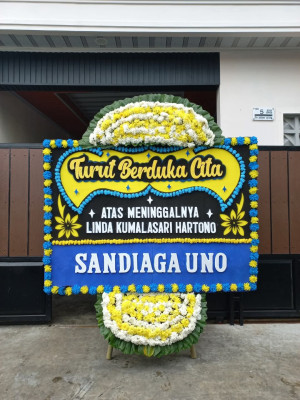 Papan Bunga Duka di Slahung